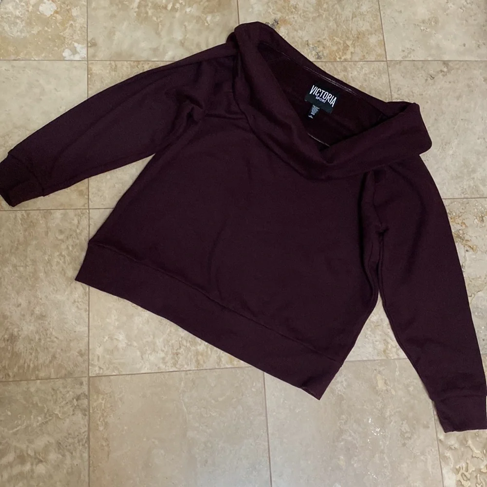 Victoria Sport Yoga Top. Size M Deep burgundy. - Picture 1 of 4
